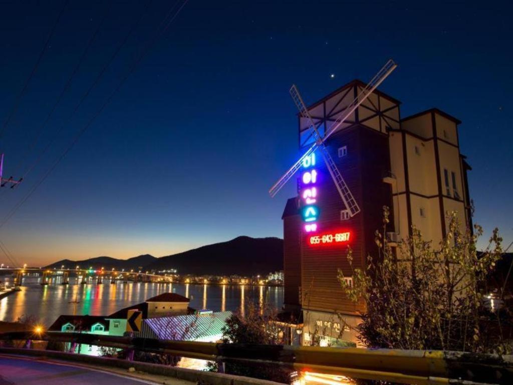 Hyacinth Pension Tongyeong Exterior photo
